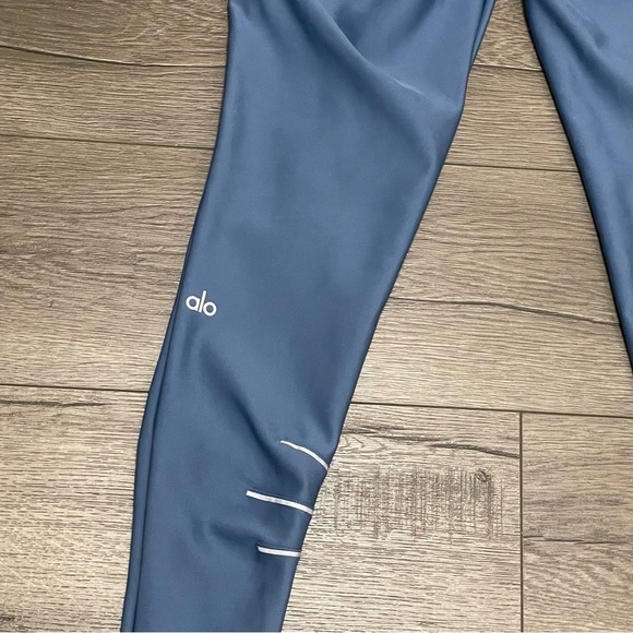 Alo Yoga Women's High Waist Sequence Legging in Blue Jean Sz Small - Picture 8 of 10